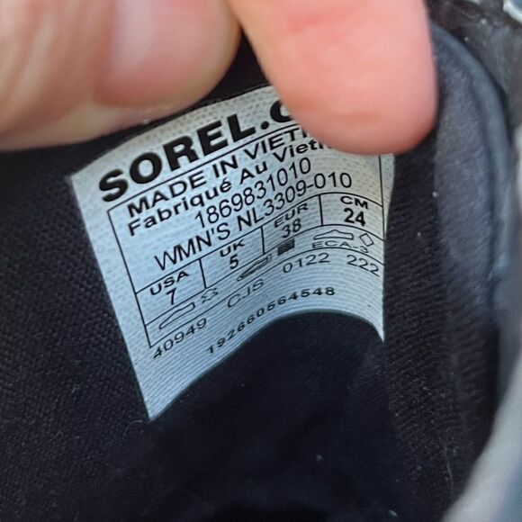 NWT Sorel Emelie Short Lace Boot size 7 Black - Picture 5 of 9